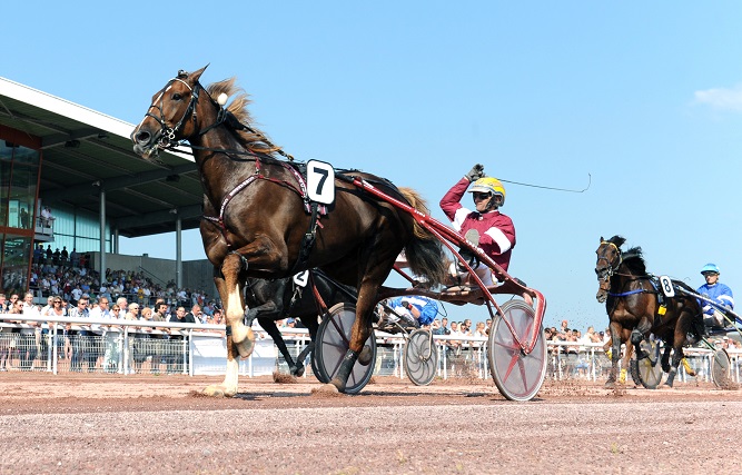 image Commander Crowe dans le Prix J.-L. LagardÃ¨re