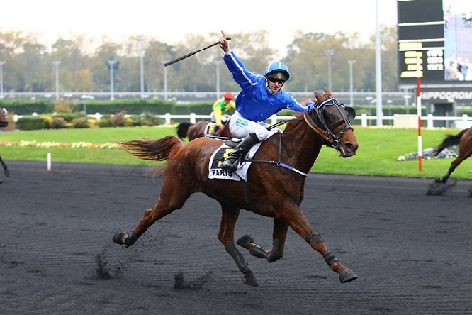 image Uppercut de Manche de retour au trot monté